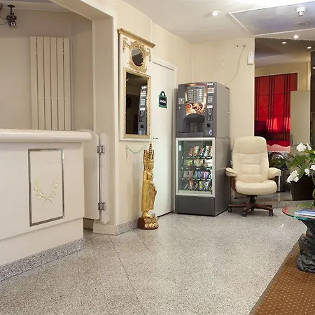 ホテル プランス モンソー 3*