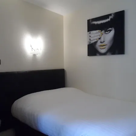 Monceau 2* Paris