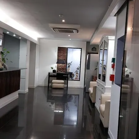فندق Monceau 2*