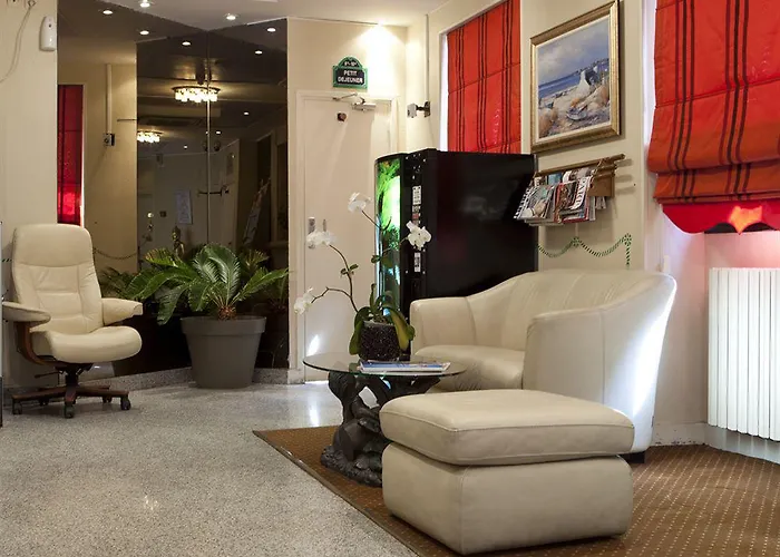 Отель Monceau 3*